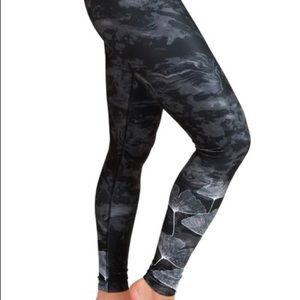 BNWT Inner Fire Yoga Ginko Leggings